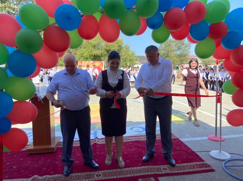Магомед Шапиев принял участие в мероприятиях ко Дню знаний в Тарумовском районе