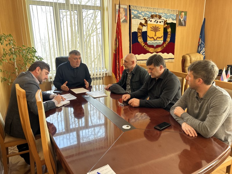 Председатель Комитета провел выездной прием граждан в Тарумовском районе