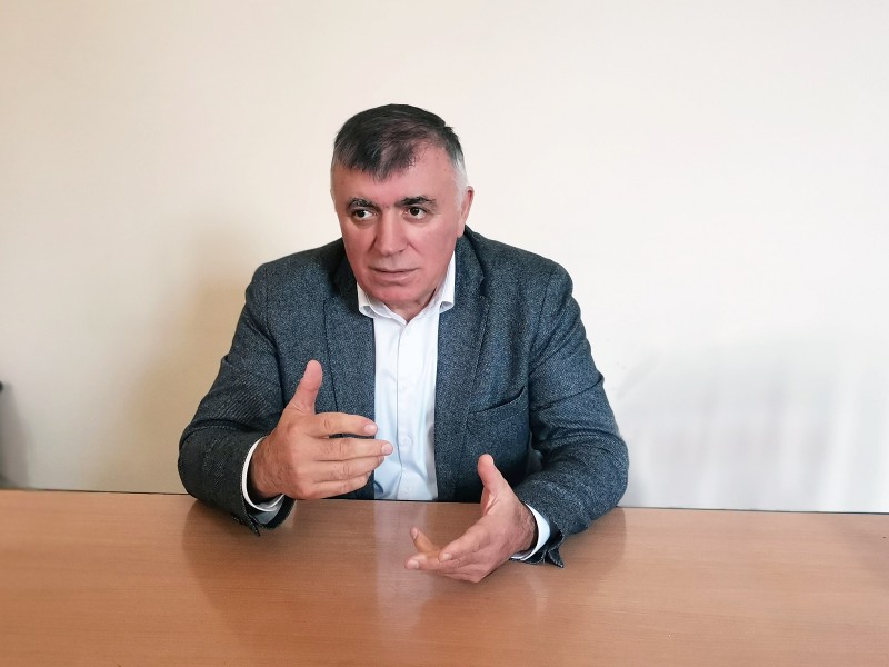 Председатель Комитета по ветеринарии РД провел внеурочное занятие "Разговоры о важном" в Кульзебской школе