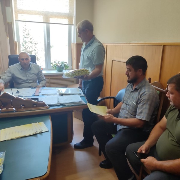 В Новолакском районе обсудили проведение идентификации сельскохозяйственных животных