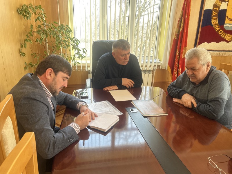 Председатель Комитета провел выездной прием граждан в Тарумовском районе