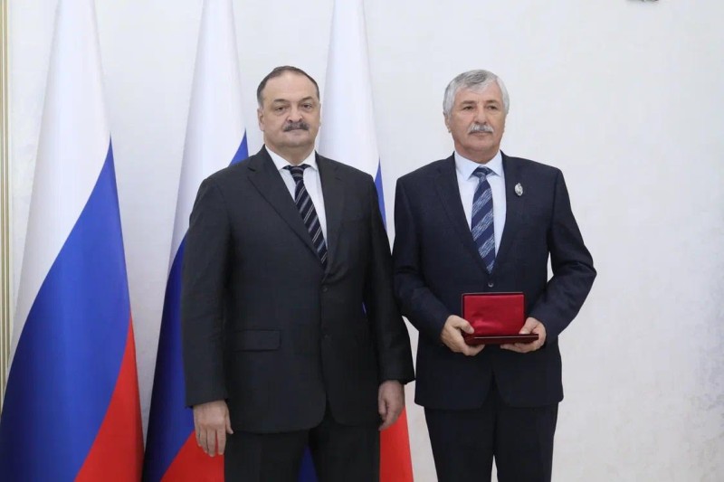 Поздравляем с заслуженной наградой!