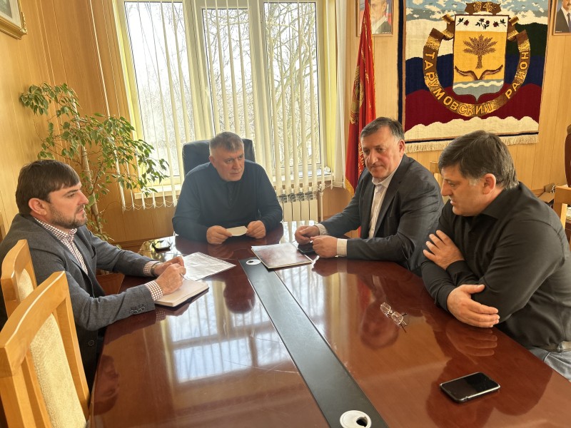 Председатель Комитета провел выездной прием граждан в Тарумовском районе