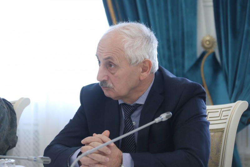 Глава Дагестана провел совещание по актуальным вопросам