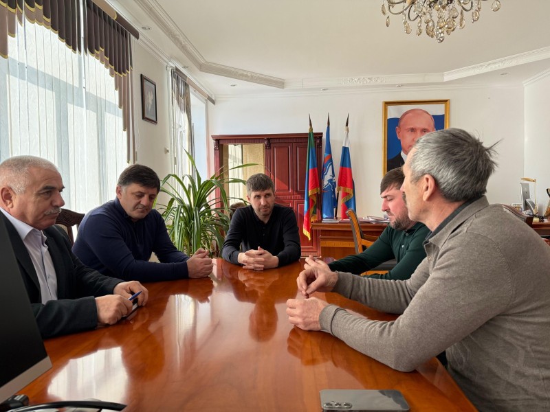 В Тарумовском районе обсудили вопросы обращения с животными без владельцев и утилизация биологических отходов