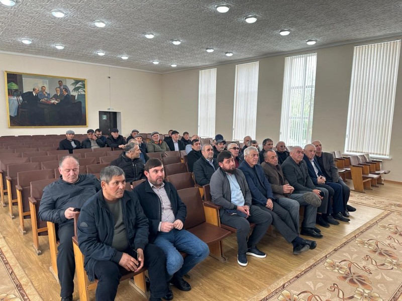 Вопросы зимовки и биркования животных обсудили в Тарумовском районе