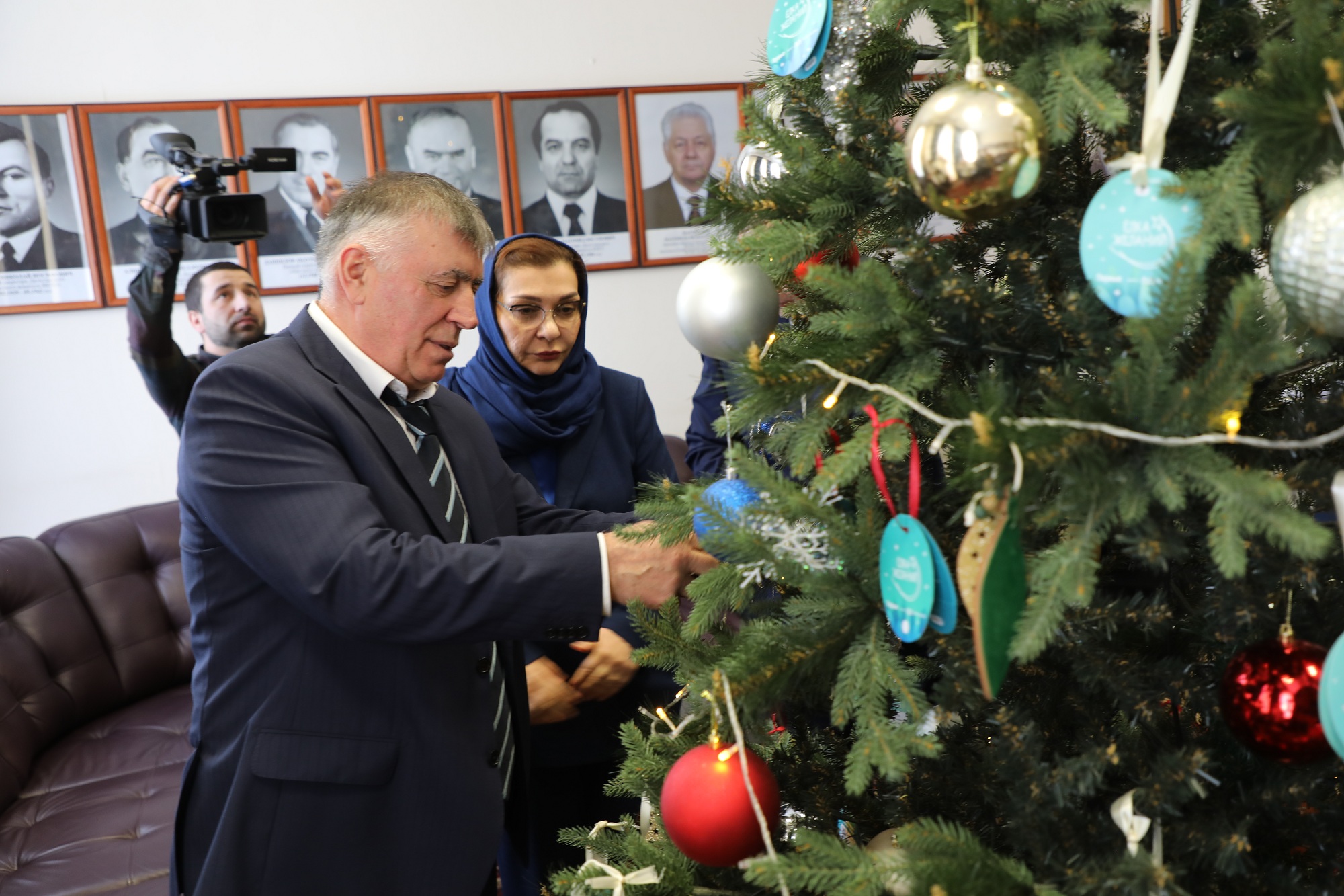 Председатель Комитета по ветеринарии принял участие в акции «Елка желаний».