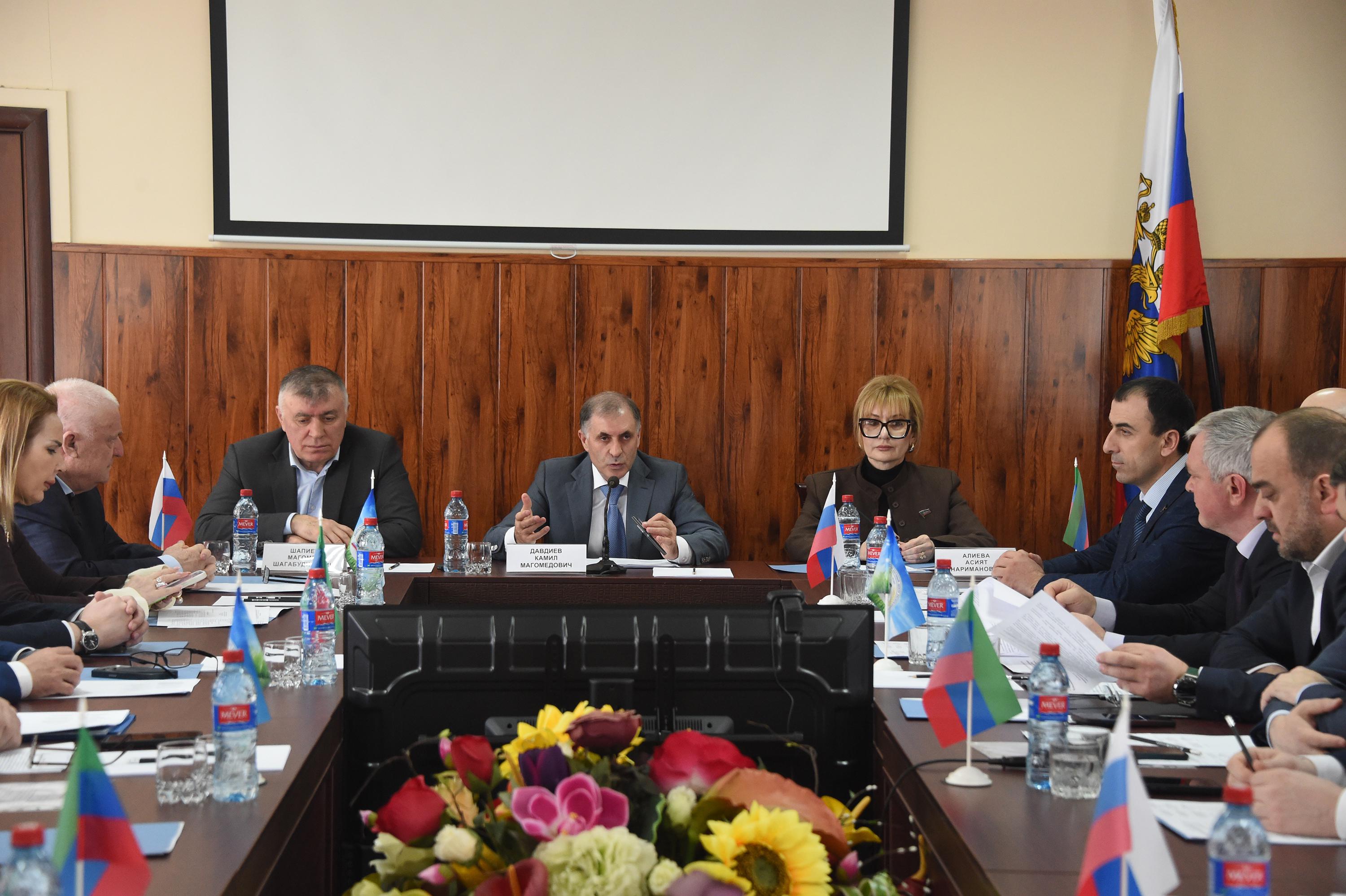 В Прикаспийском ЗНИВИ обсудили вопросы обращения  с животными без владельцев