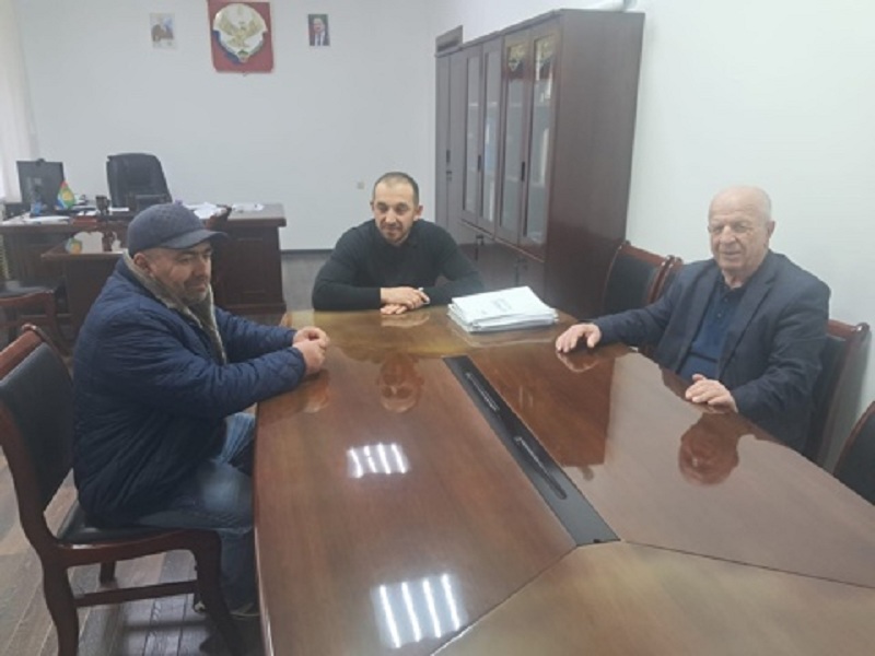 Работники Магарамкентского РВУ проводили коллегу в зону СВО