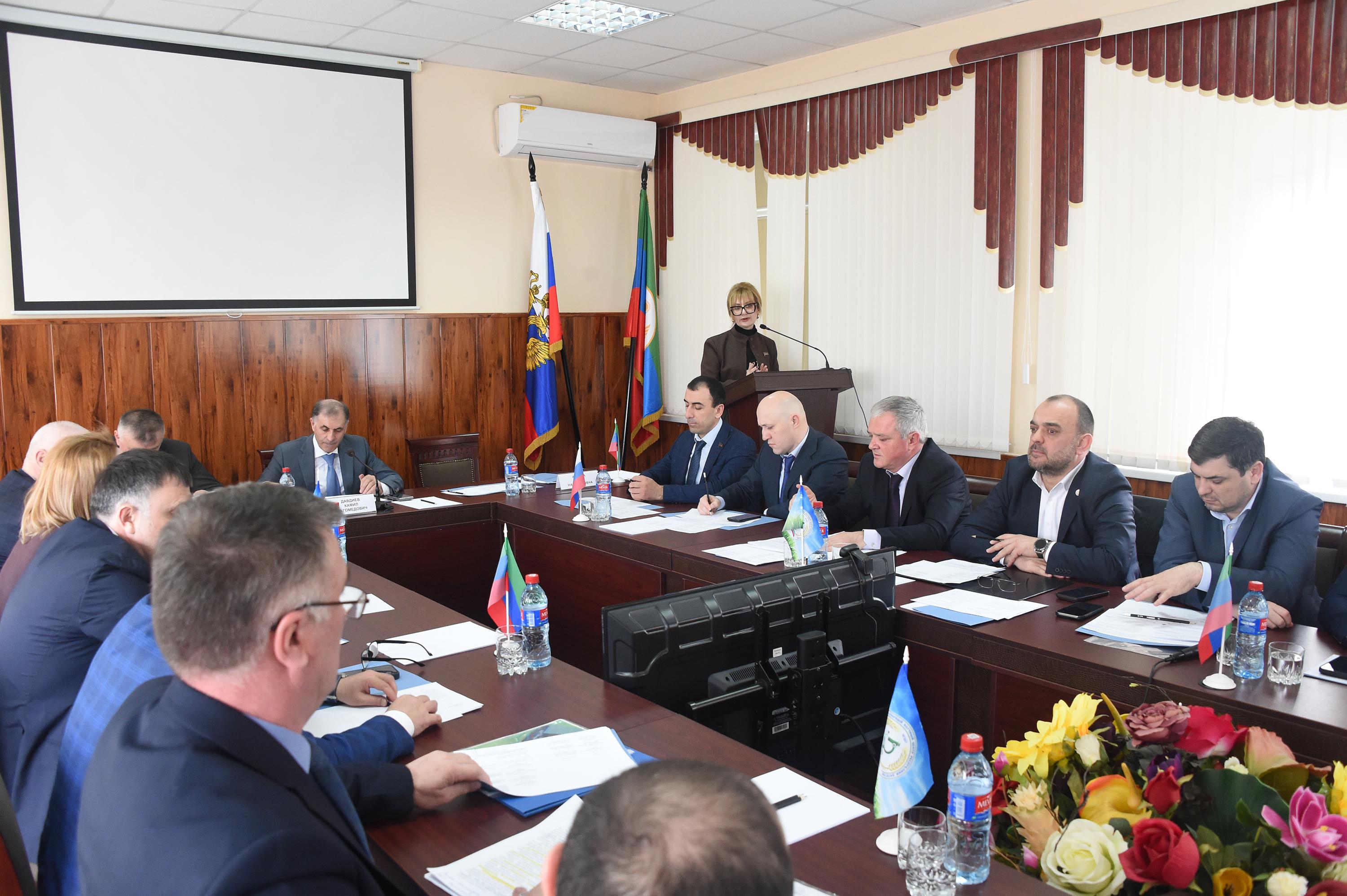 В Прикаспийском ЗНИВИ обсудили вопросы обращения  с животными без владельцев